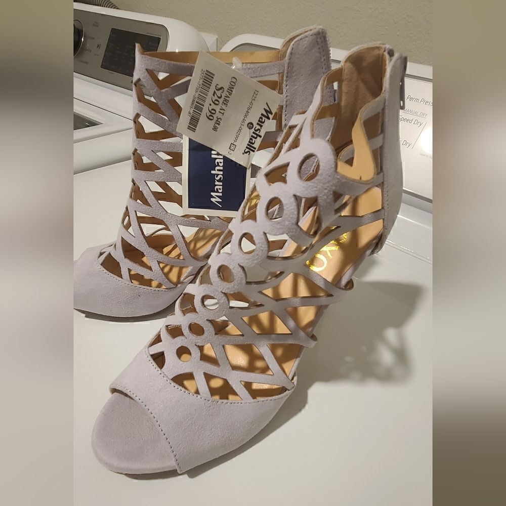 Take 50% OFF- XOXO Purple Heel Shoe, Size-8.5M